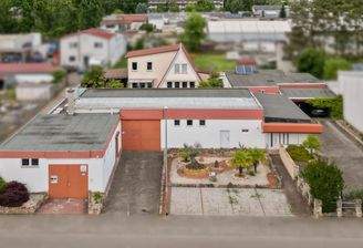 Außenansicht Hallen