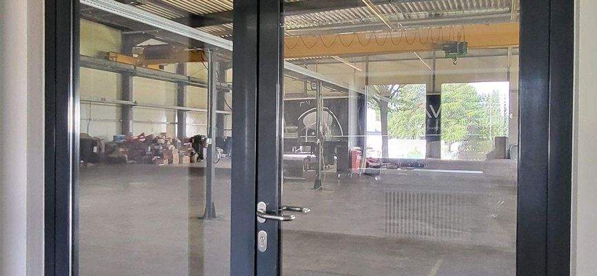 GROSSE HOCHWERTIGE TÜRELEMENTE-ALUMINIUM VON 2008