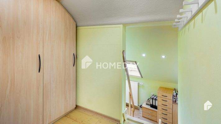 1. OG Ankleidezimmer 1