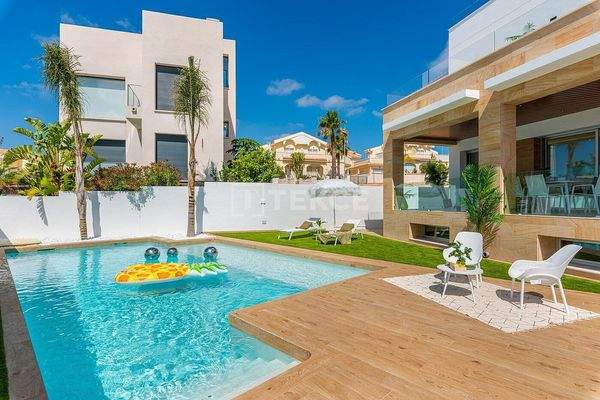 Key-Ready Villas with Pool and Solarium in Ciudad Quesada