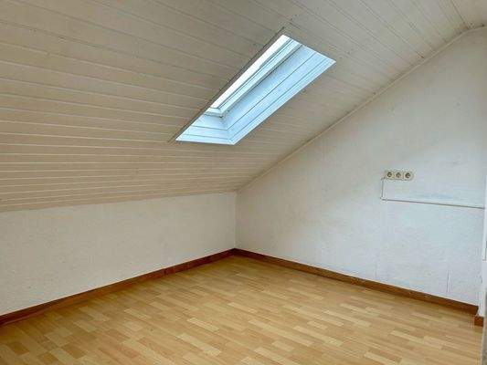 ... mit angrenzenden Abstellraum