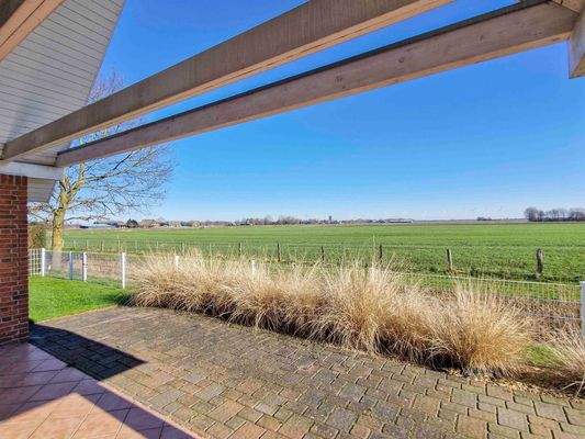 unverbaubarer Blick , überdachte Terrasse