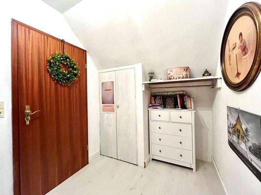 Eingangsbereich 1-Zi-Whg DG