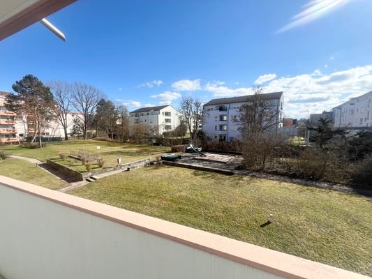 Gemeinschaftlicher Garten mit Spielplatz