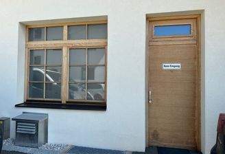 Nebeneingang - Büro.jpg