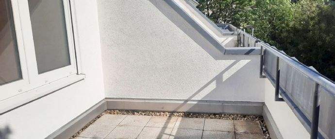 8_große Dachterrasse mit Blick ins Grüne