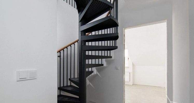 1744030152_hLJCUrWn1X