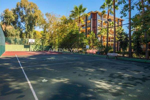 Ready-to-Move Flat in a Seafront Complex with Pool in Alanya