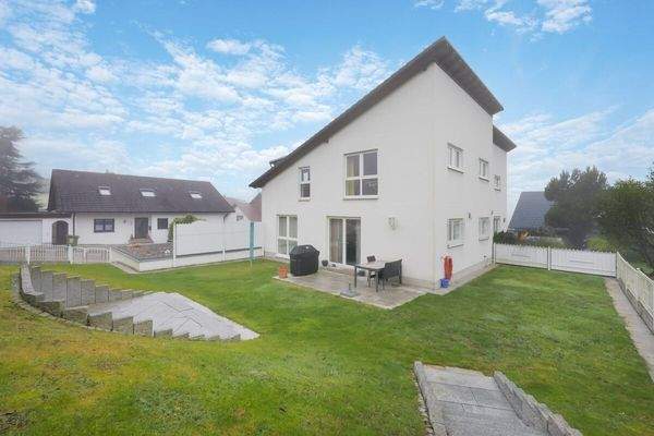 Rückansicht und Garten