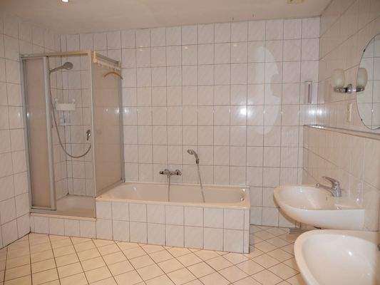 Bad im Erdgeschoss