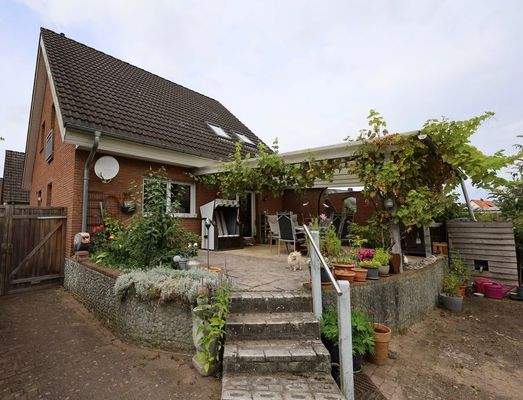 Terrasse mit Zugang zum Garten