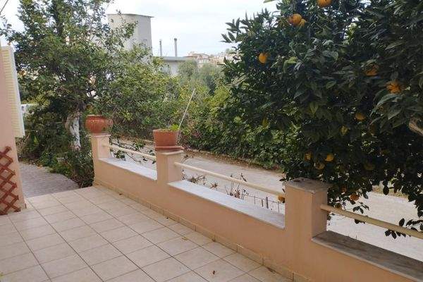 Kreta, Vamvakopoulo: Charmantes Haus in ruhiger Lage nahe der Stadt zu verkaufen