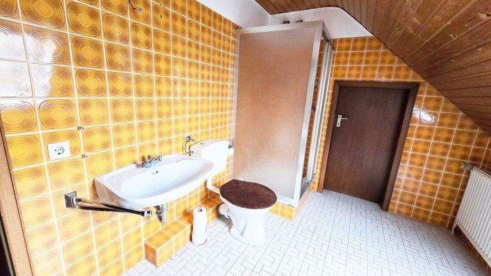 19_Badezimmer Obergeschoss.jpg