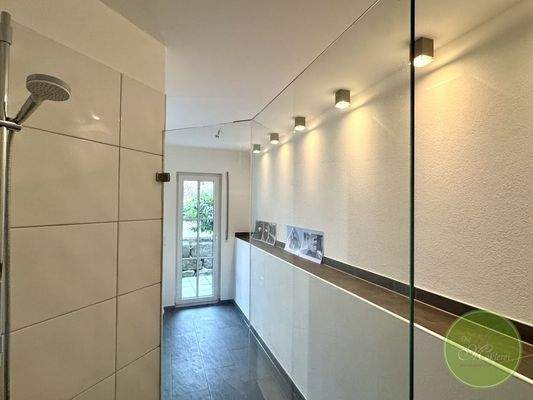 ... direktem Zugang zum Garten ...