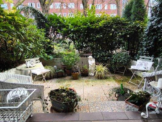 Wunderschön geschützte Süd-Terrasse