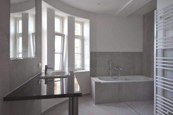 Badezimmer  mit Rundbogen