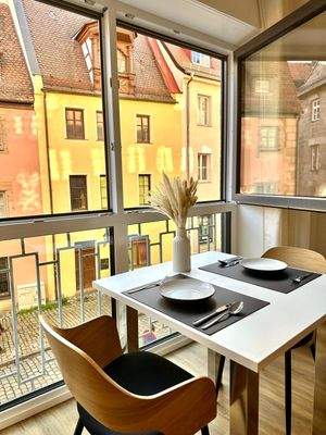 Essbereich mit Stadtblick