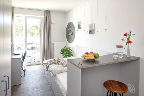 THE FIZZ Hannover Room 7.jpg