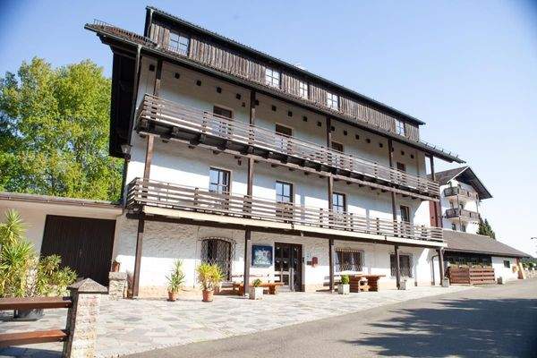 HH-Eingangsseite-Terrasse