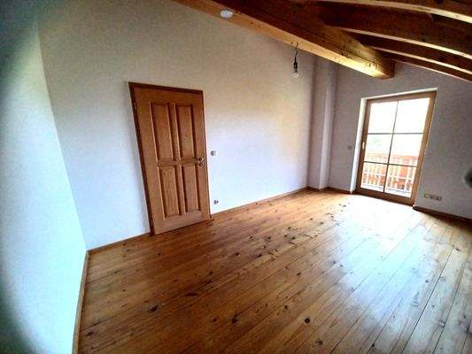 1. Kinderzimmer mit Balkon