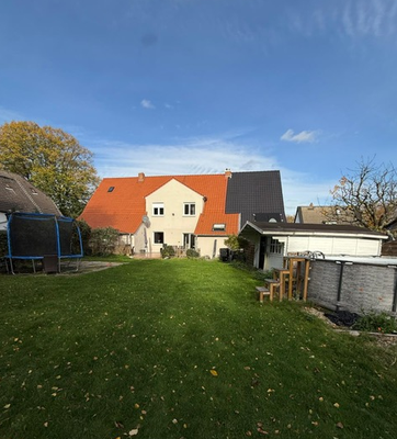 Garten- u. Hausansicht.png