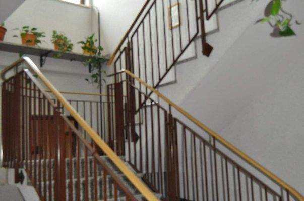 Treppenhaus zu den Wohnungen