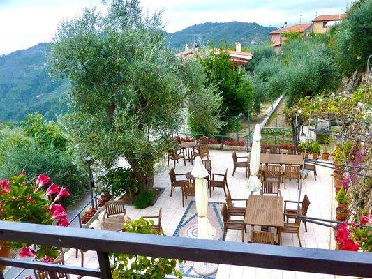 PE894_10 TERRA ITALIA IMMOBILIEN_LIGURIEN_PERINALD