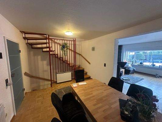 Offener Wohn- und Essbereich