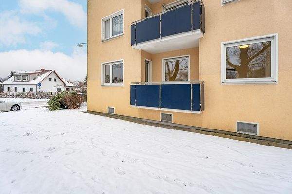 Hinteransicht mit Balkon