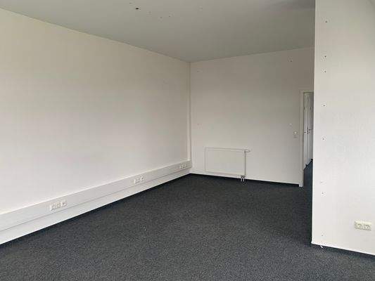 Büro 1.jpg