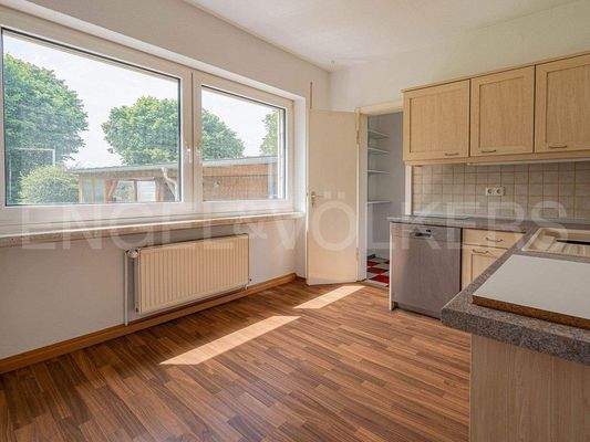 Küche mit Speisekammer Whg. EG rechts.jpg