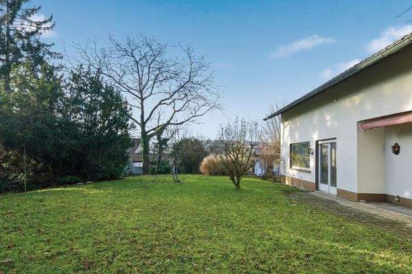 Großzügiger Garten