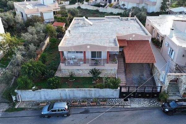 Kreta, Kalathas: Freistehendes Haus zum Verkauf in Kalathas, nur wenige Gehminuten vom Meer entfernt