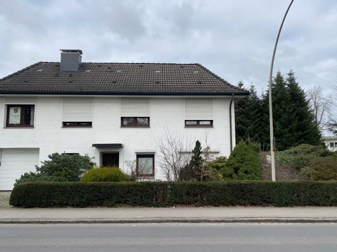 schönes Haus mit Einliegerwohnung und großem Garten in Halsterbek in der Nähe japanische Schule zu verkaufen