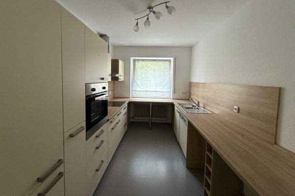 Küche mit modernen Einbaumöbeln