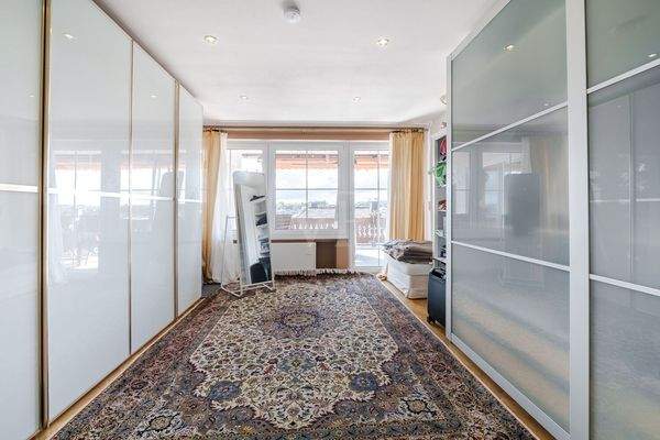 Extragroße Ankleide im Obergeschoss