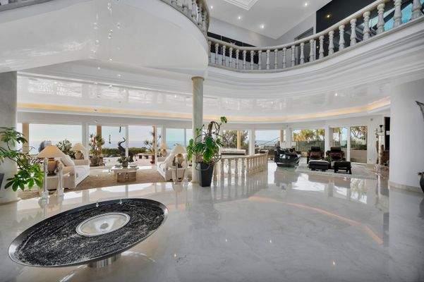 Living area in villa in Costa d'en Blanes 7