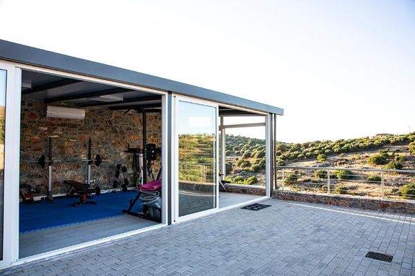 Kreta, Kounali: Moderne Villa mit 4 Zimmern, Pool und Meerblick zu verkaufen