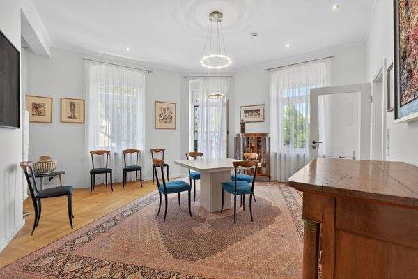 Esszimmer mit Balkon