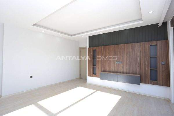 Apartments in a Complex with Pool and Parking in Antalya