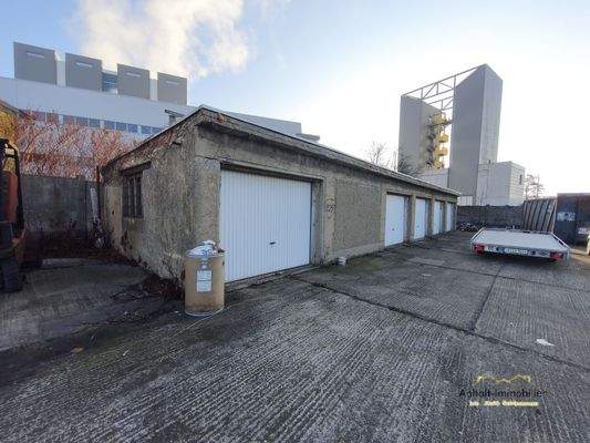 Grundstücksfläche 3 mit Garagenkomplex