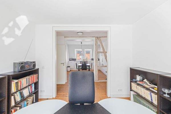 Blick auf Essbereich von Arbeitsbereich DG