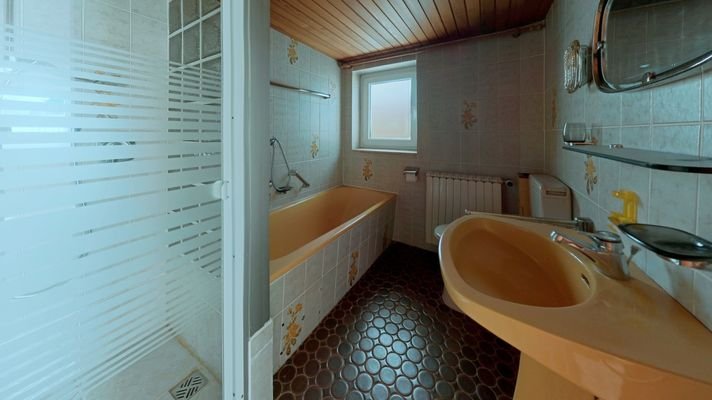 Badezimmer EG