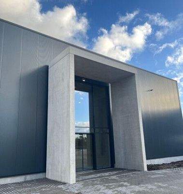 imposantes Eingangsportal 