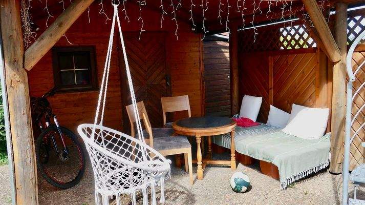 Gartenlaube zum Chillen