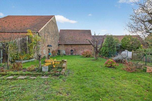 Garten & Rückansicht