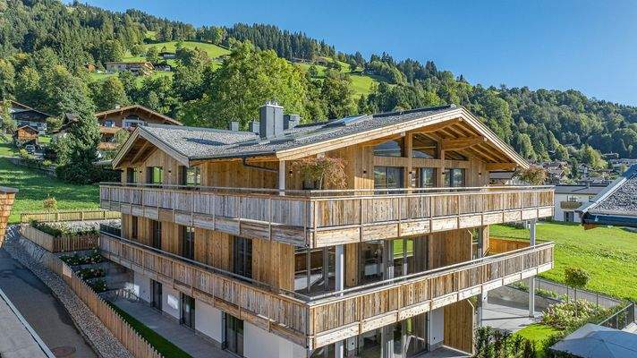 KITZIMMO-Luxuriöse Gartenwohnung mit eigenem Wellnessbereich - Immobilien Brixen.