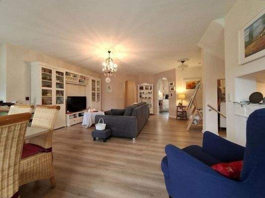 Der großzügige Wohn- Essbereich