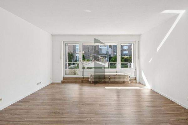 Wohnzimmer mit Balkon