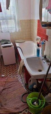 Wannenbad renovierungsbedürftig